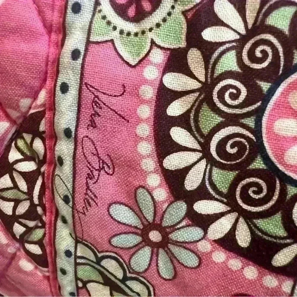 Vera Bradley Crossbody/Shoulder Bag.  Pre Owned in Good Condition.  Cupcakes - Picture 3 of 8